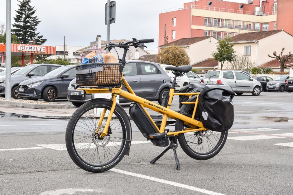 Bike Shopping and Road Positioning: Why Family Cycling Safety Starts With Load Management, Not Just Speed