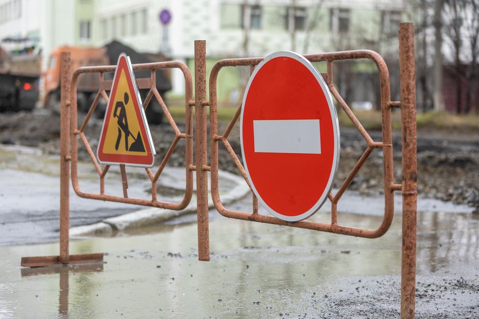 Roadworks Signs Explained: How to Read Temporary Signage as a Driver